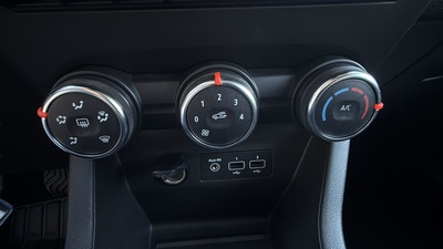 Renault Clio Equilibre TCe 66 kW (90 CV) 22 Renault Clio Equilibre TCe 66 kW (90 CV) 22