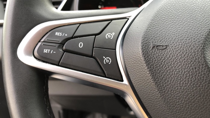 Renault Clio Equilibre Blue dCi 74 kW (100 CV) Vehículo usado en Sevilla Renault Clio Equilibre Blue dCi 74 kW (100 CV) Vehículo usado en Sevilla