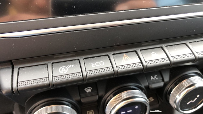 Renault Clio Equilibre Blue dCi 74 kW (100 CV) Vehículo usado en Sevilla Renault Clio Equilibre Blue dCi 74 kW (100 CV) Vehículo usado en Sevilla