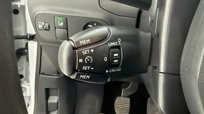 Citroen C3 BlueHDi 100 S&S Live Pack 75 KW (100 CV) Vehículo usado en Sevilla Citroen C3 BlueHDi 100 S&S Live Pack 75 KW (100 CV) Vehículo usado en Sevilla