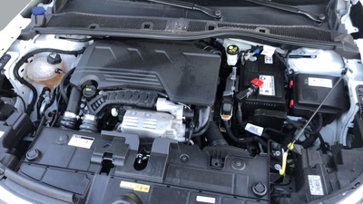 Citroen C4 PureTech 155 S&S Shine EAT8 114 kW (155 CV) 17 Citroen C4 PureTech 155 S&S Shine EAT8 114 kW (155 CV) 17