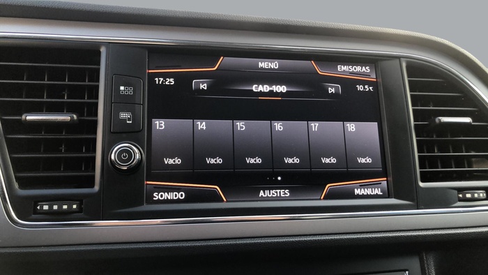 SEAT León 1.6 TDI S&S Style 85 kW (115 CV) Vehículo usado en Sevilla SEAT León 1.6 TDI S&S Style 85 kW (115 CV) Vehículo usado en Sevilla