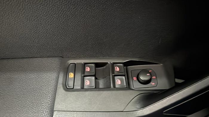 SEAT Arona 1.0 TSI Style Ecomotive 70 kW (95 CV) Vehículo usado en Sevilla SEAT Arona 1.0 TSI Style Ecomotive 70 kW (95 CV) Vehículo usado en Sevilla