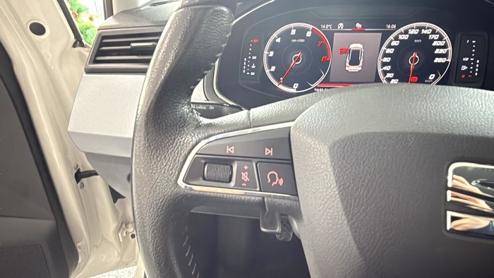 SEAT Arona 1.0 TSI Style Ecomotive 70 kW (95 CV) Vehículo usado en Sevilla SEAT Arona 1.0 TSI Style Ecomotive 70 kW (95 CV) Vehículo usado en Sevilla