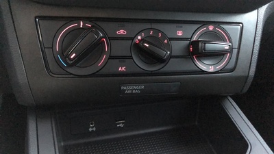 SEAT Ibiza 1.6 TDI Reference Plus 70 kW (95 CV) 16 SEAT Ibiza 1.6 TDI Reference Plus 70 kW (95 CV) 16