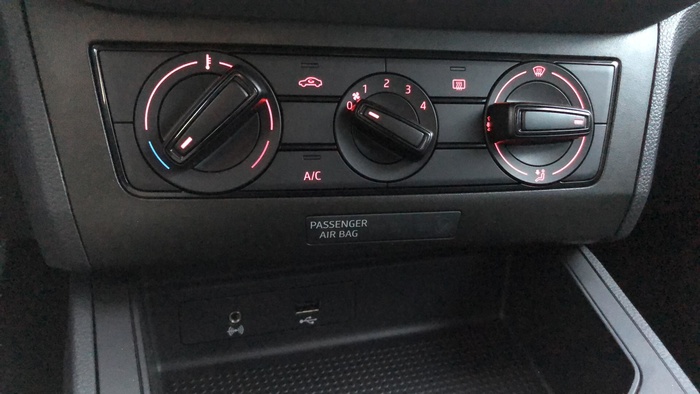 SEAT Ibiza 1.6 TDI Reference Plus 70 kW (95 CV) Vehículo usado en Sevilla SEAT Ibiza 1.6 TDI Reference Plus 70 kW (95 CV) Vehículo usado en Sevilla