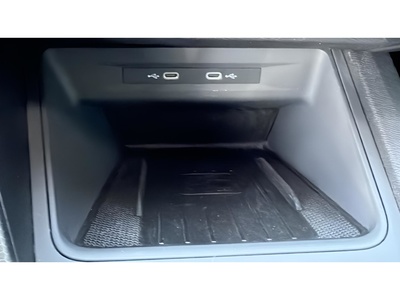 SEAT León ST 1.5 eTSI Style Special Edition Vision DSG 110 kW (150 CV) 26 SEAT León ST 1.5 eTSI Style Special Edition Vision DSG 110 kW (150 CV) 26