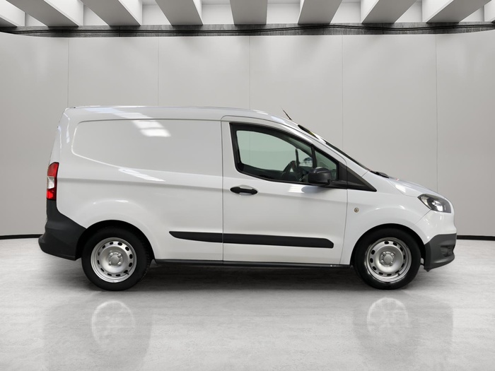 Ford Transit Courier Furgon 1.5 TDCI Ambiente 56 kW (75 CV) Vehículo usado en Sevilla Ford Transit Courier Furgon 1.5 TDCI Ambiente 56 kW (75 CV) Vehículo usado en Sevilla