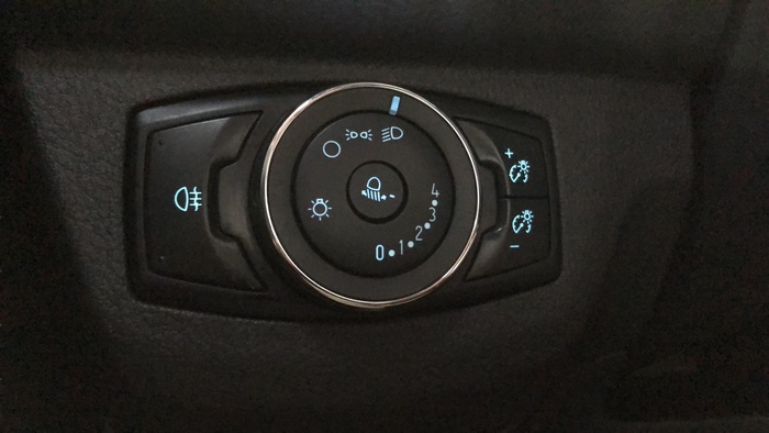 Ford Transit Courier Furgon 1.5 TDCI Ambiente 56 kW (75 CV) Vehículo usado en Sevilla Ford Transit Courier Furgon 1.5 TDCI Ambiente 56 kW (75 CV) Vehículo usado en Sevilla