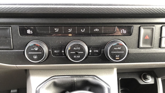 Volkswagen Caravelle Origin Batalla Corta 2.0 TDI BMT 81 kW (110 CV) Vehículo usado en Sevilla Volkswagen Caravelle Origin Batalla Corta 2.0 TDI BMT 81 kW (110 CV) Vehículo usado en Sevilla