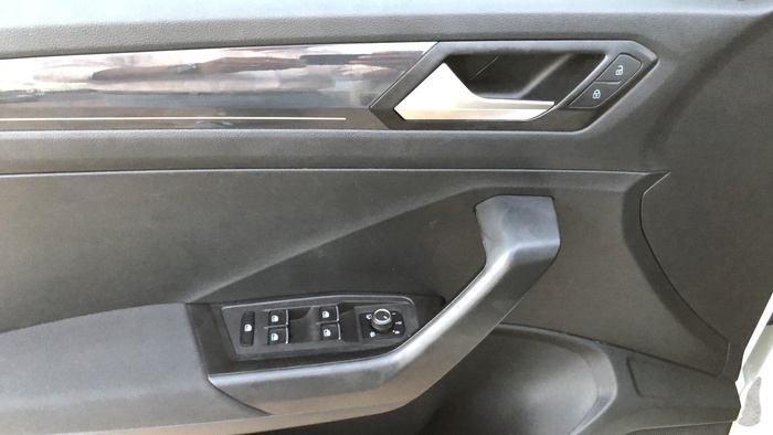 Volkswagen T-Roc Sport 1.5 TSI 110 kW (150 CV) Vehículo usado en Sevilla Volkswagen T-Roc Sport 1.5 TSI 110 kW (150 CV) Vehículo usado en Sevilla