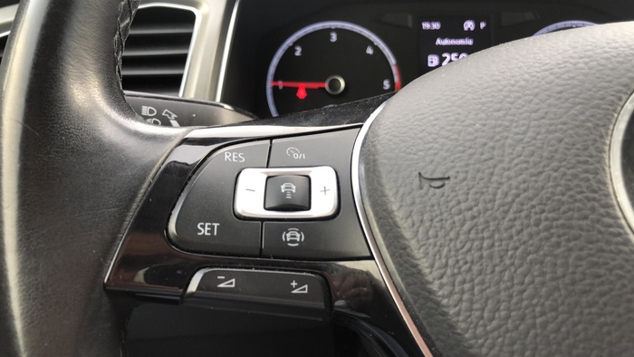 Volkswagen T-Roc Advance 2.0 TDI 110 kW (150 CV) DSG Vehículo usado en Sevilla Volkswagen T-Roc Advance 2.0 TDI 110 kW (150 CV) DSG Vehículo usado en Sevilla