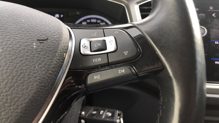 Volkswagen T-Roc Advance 2.0 TDI 110 kW (150 CV) DSG Vehículo usado en Sevilla Volkswagen T-Roc Advance 2.0 TDI 110 kW (150 CV) DSG Vehículo usado en Sevilla