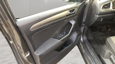 Volkswagen T-Roc Advance 2.0 TDI 110 kW (150 CV) DSG 9 Volkswagen T-Roc Advance 2.0 TDI 110 kW (150 CV) DSG 9