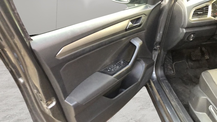 Volkswagen T-Roc Advance 2.0 TDI 110 kW (150 CV) DSG Vehículo usado en Sevilla Volkswagen T-Roc Advance 2.0 TDI 110 kW (150 CV) DSG Vehículo usado en Sevilla