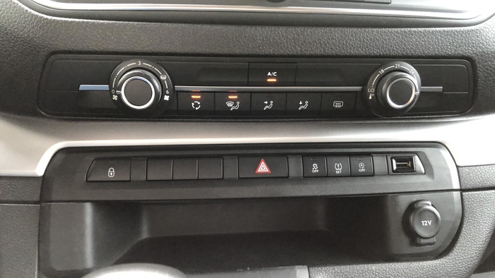 Toyota Proace Verso 1.5D SHUTTLE L2 88 kW (120 CV) Vehículo usado en Sevilla Toyota Proace Verso 1.5D SHUTTLE L2 88 kW (120 CV) Vehículo usado en Sevilla