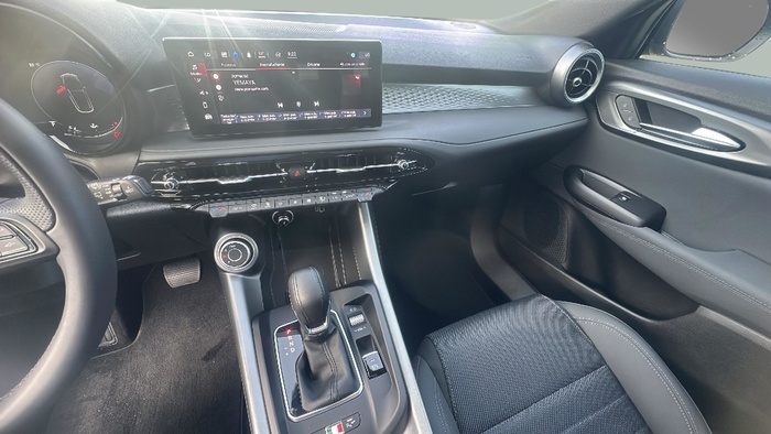 Alfa Romeo Tonale 1.6 DS Sprint FWD Auto 96 kW (130 CV) Vehículo usado en Sevilla Alfa Romeo Tonale 1.6 DS Sprint FWD Auto 96 kW (130 CV) Vehículo usado en Sevilla