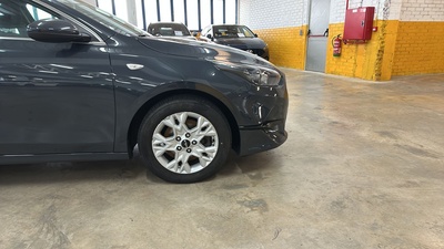 Kia Ceed 1.6 MHEV iMT Drive 100 kW (136 CV) 9 Kia Ceed 1.6 MHEV iMT Drive 100 kW (136 CV) 9