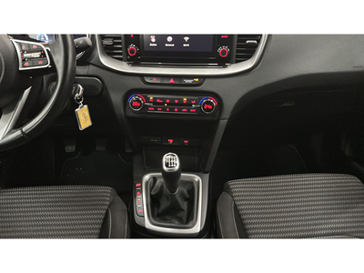 Kia Ceed 1.6 MHEV iMT Drive 100 kW (136 CV) 9 Kia Ceed 1.6 MHEV iMT Drive 100 kW (136 CV) 9