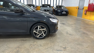 Hyundai i20 1.0 TGDI 48V Tecno 74 kW (100 CV) 3 Hyundai i20 1.0 TGDI 48V Tecno 74 kW (100 CV) 3