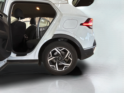 Kia Sportage 1.6 CRDi MHEV Business 4x2 100 kW (136 CV) 9 Kia Sportage 1.6 CRDi MHEV Business 4x2 100 kW (136 CV) 9