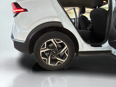 Kia Sportage 1.6 CRDi MHEV Business 4x2 100 kW (136 CV) 9 Kia Sportage 1.6 CRDi MHEV Business 4x2 100 kW (136 CV) 9