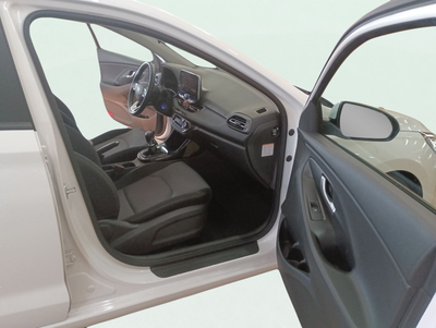 Hyundai i30 1.0 TGDI 48V Klass 74 kW (100 CV) 6 Hyundai i30 1.0 TGDI 48V Klass 74 kW (100 CV) 6