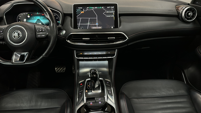 MG eHS 1.5 T-GDI PHEV Luxury 190 kW (258 CV) 22 MG eHS 1.5 T-GDI PHEV Luxury 190 kW (258 CV) 22