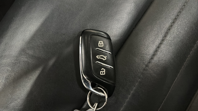 MG eHS 1.5 T-GDI PHEV Luxury 190 kW (258 CV) 34 MG eHS 1.5 T-GDI PHEV Luxury 190 kW (258 CV) 34