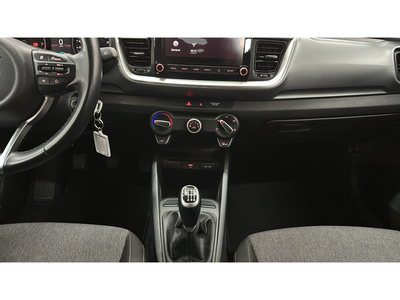 Kia Stonic 1.0 T-GDi MHEV MT Concept 74 kW (100 CV) 12 Kia Stonic 1.0 T-GDi MHEV MT Concept 74 kW (100 CV) 12