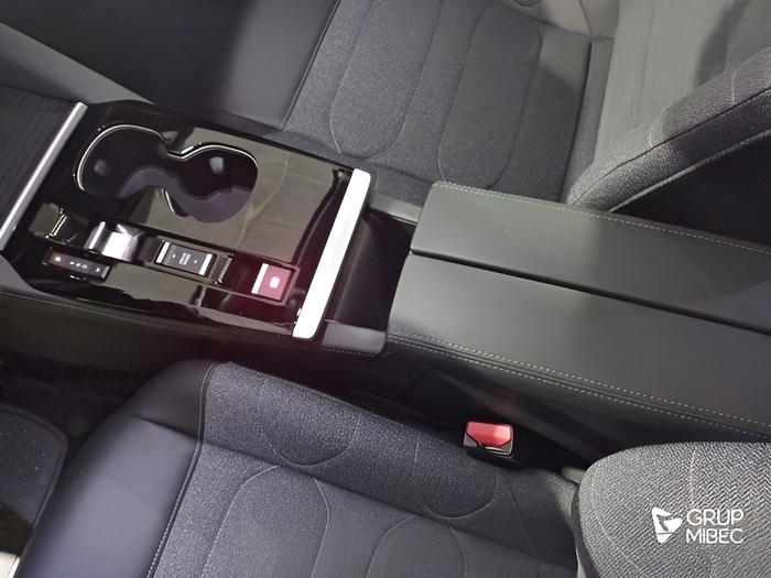 Citroen C5 X PureTech 130 S&S Feel Pack EAT8 96 kW (130 CV) Vehículo usado en Lleida Citroen C5 X PureTech 130 S&S Feel Pack EAT8 96 kW (130 CV) Vehículo usado en Lleida