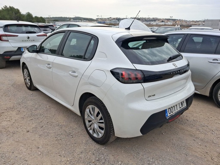 Peugeot 208 BlueHDi 100 Active 75 kW (100 CV) Vehículo usado en Madrid Peugeot 208 BlueHDi 100 Active 75 kW (100 CV) Vehículo usado en Madrid