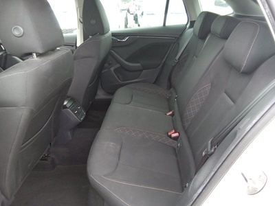 Skoda Scala 1.0 TSI Emotion 70 kW (95 CV) 9 Skoda Scala 1.0 TSI Emotion 70 kW (95 CV) 9