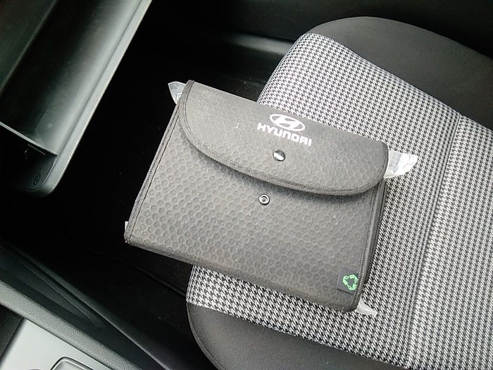 Hyundai Kona 1.0 TGDI Klass 4x2 88 kW (120 CV) Vehículo usado en Madrid Hyundai Kona 1.0 TGDI Klass 4x2 88 kW (120 CV) Vehículo usado en Madrid