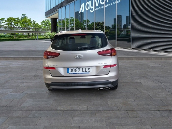 Hyundai Tucson 1.6 CRDI 48V SLE 4x2 85 kW (116 CV) Vehículo usado en Madrid Hyundai Tucson 1.6 CRDI 48V SLE 4x2 85 kW (116 CV) Vehículo usado en Madrid