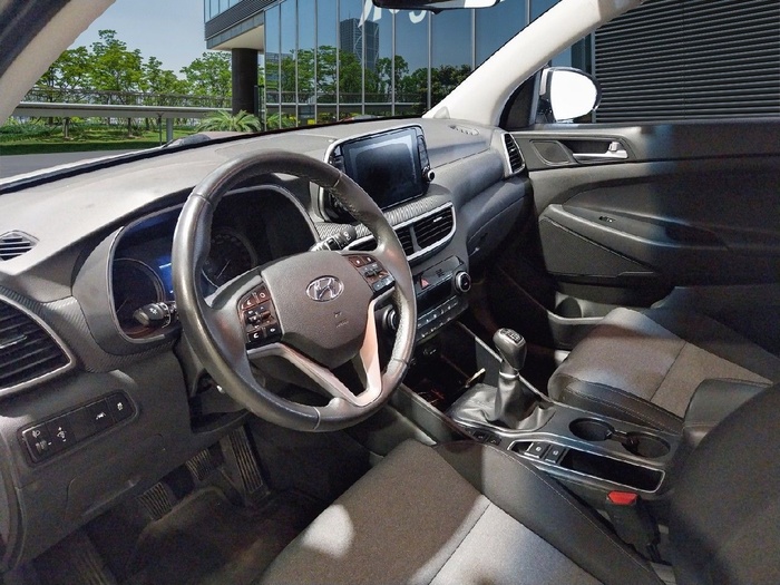 Hyundai Tucson 1.6 CRDI 48V SLE 4x2 85 kW (116 CV) Vehículo usado en Madrid Hyundai Tucson 1.6 CRDI 48V SLE 4x2 85 kW (116 CV) Vehículo usado en Madrid