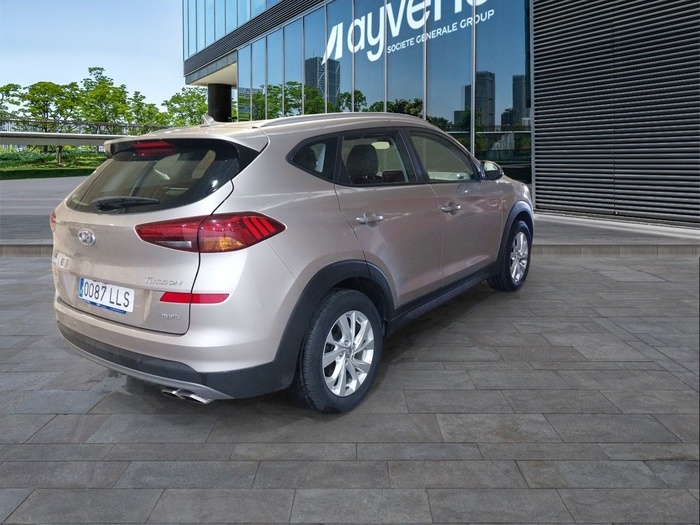 Hyundai Tucson 1.6 CRDI 48V SLE 4x2 85 kW (116 CV) Vehículo usado en Madrid Hyundai Tucson 1.6 CRDI 48V SLE 4x2 85 kW (116 CV) Vehículo usado en Madrid