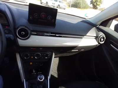 Mazda Mazda 2 1.5 e-SKYACTIV G Center-Line 66 kW (90 CV) 10 Mazda Mazda 2 1.5 e-SKYACTIV G Center-Line 66 kW (90 CV) 10