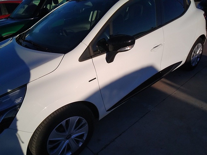 Renault Clio Limited dCi 55 kW (75 CV) Vehículo usado en Madrid Renault Clio Limited dCi 55 kW (75 CV) Vehículo usado en Madrid