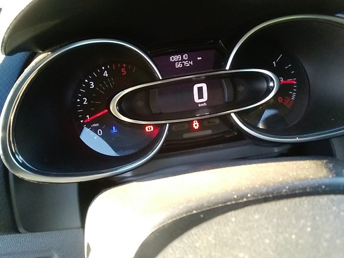 Renault Clio Limited dCi 55 kW (75 CV) Vehículo usado en Madrid Renault Clio Limited dCi 55 kW (75 CV) Vehículo usado en Madrid