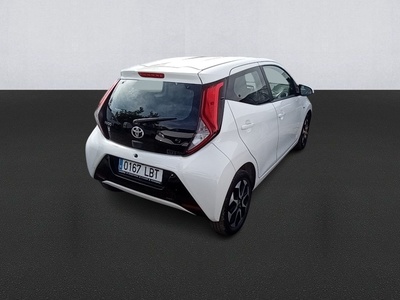 Toyota Aygo 1.0 70 x-play 53 kW (72 CV) 4 Toyota Aygo 1.0 70 x-play 53 kW (72 CV) 4