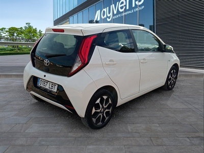 Toyota Aygo 1.0 70 x-play 53 kW (72 CV) 4 Toyota Aygo 1.0 70 x-play 53 kW (72 CV) 4