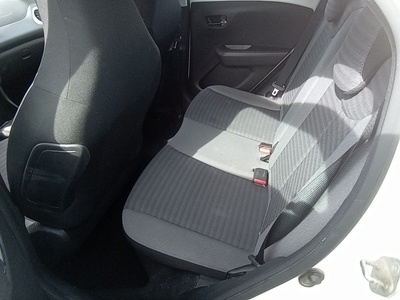 Toyota Aygo 1.0 70 x-play 53 kW (72 CV) 9 Toyota Aygo 1.0 70 x-play 53 kW (72 CV) 9