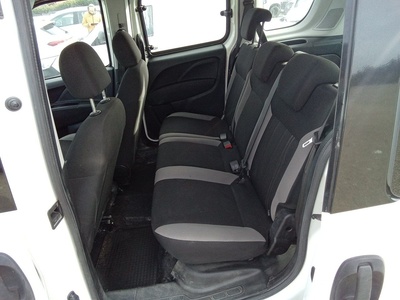 Fiat Dobló Combi 1.6 Multijet N1 SX 77 kW (105 CV) 9 Fiat Dobló Combi 1.6 Multijet N1 SX 77 kW (105 CV) 9