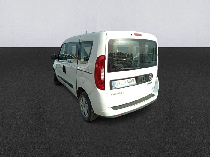 Fiat Dobló Combi 1.6 Multijet N1 SX 77 kW (105 CV) Vehículo usado en Madrid Fiat Dobló Combi 1.6 Multijet N1 SX 77 kW (105 CV) Vehículo usado en Madrid