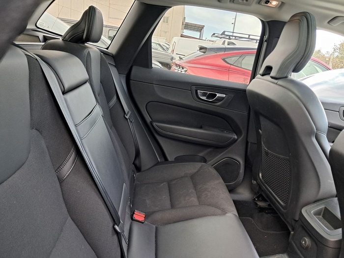 Volvo XC60 T6 Recharge Inscription AWD Auto 250 kW (340 CV) Vehículo usado en Madrid Volvo XC60 T6 Recharge Inscription AWD Auto 250 kW (340 CV) Vehículo usado en Madrid