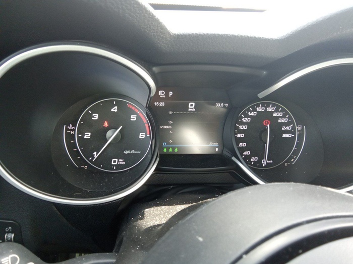 Alfa Romeo Stelvio 2.2 Diesel Sprint RWD 140 kW (190 CV) Vehículo usado en Madrid Alfa Romeo Stelvio 2.2 Diesel Sprint RWD 140 kW (190 CV) Vehículo usado en Madrid