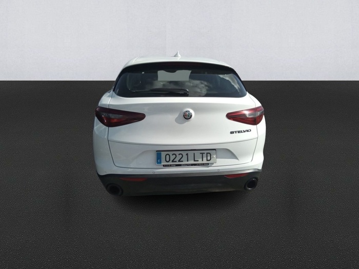 Alfa Romeo Stelvio 2.2 Diesel Sprint RWD 140 kW (190 CV) Vehículo usado en Madrid Alfa Romeo Stelvio 2.2 Diesel Sprint RWD 140 kW (190 CV) Vehículo usado en Madrid