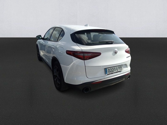 Alfa Romeo Stelvio 2.2 Diesel Sprint RWD 140 kW (190 CV) Vehículo usado en Madrid Alfa Romeo Stelvio 2.2 Diesel Sprint RWD 140 kW (190 CV) Vehículo usado en Madrid