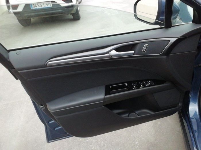 Ford Mondeo SportBreak 2.0 Híbrido Hev Titanium AT 138 kW (187 CV) Vehículo usado en Madrid Ford Mondeo SportBreak 2.0 Híbrido Hev Titanium AT 138 kW (187 CV) Vehículo usado en Madrid